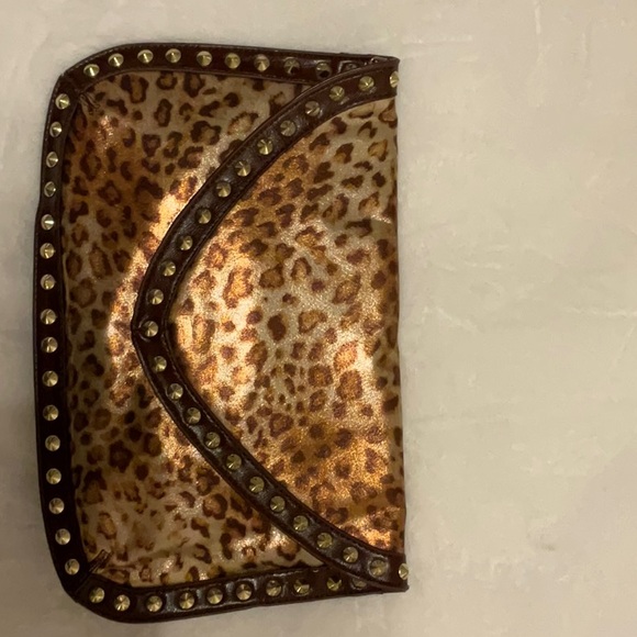 Steve Madden Cheetah Print Clutch - Picture 1 of 6